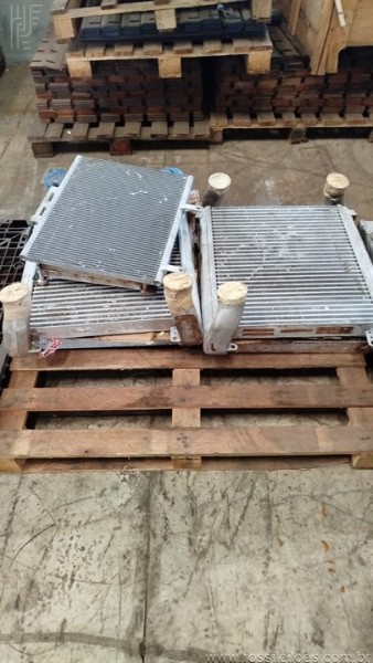Lote com: 04 intercooler volvo x0982005 e 03 radiadores diversos