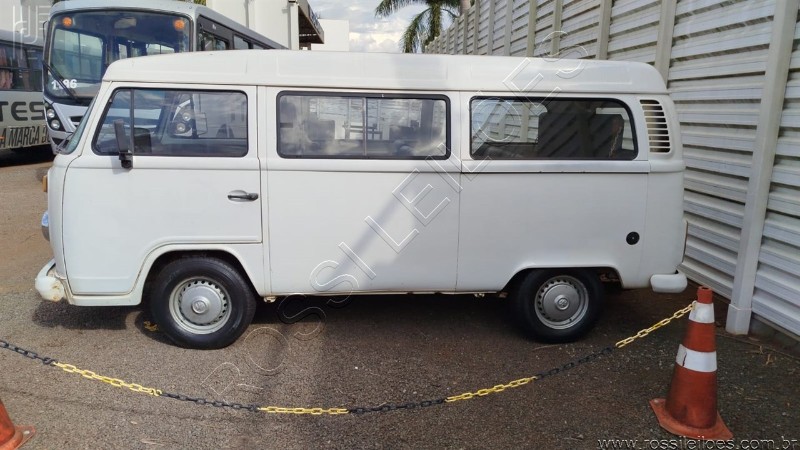 VW Kombi 2013/2013 - Funcionando