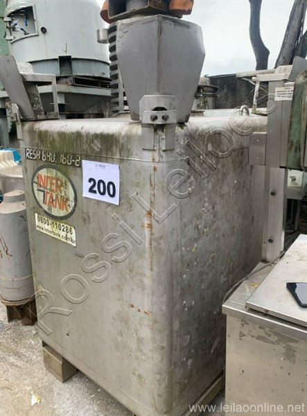 Tanque de inox de aprox. 1.500 L. Medidas: 184cm x 120cm x 100cm