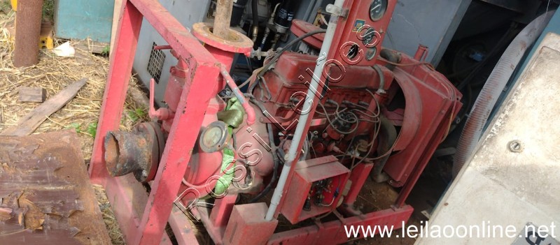 01 BOMBA COM MOTOR A GASOLINA 6 CILINDROS