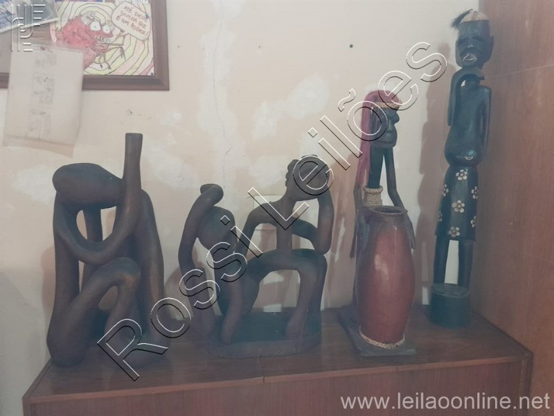 Quatro esculturas