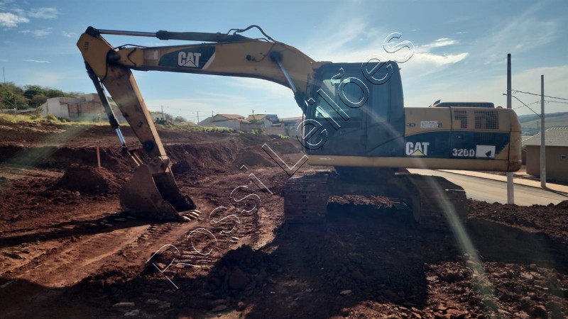 ESCAVADEIRA CATERPILLAR MOD. 320D ANO 2010 - PAROU FUNCIONANDO (NO ESTADO)