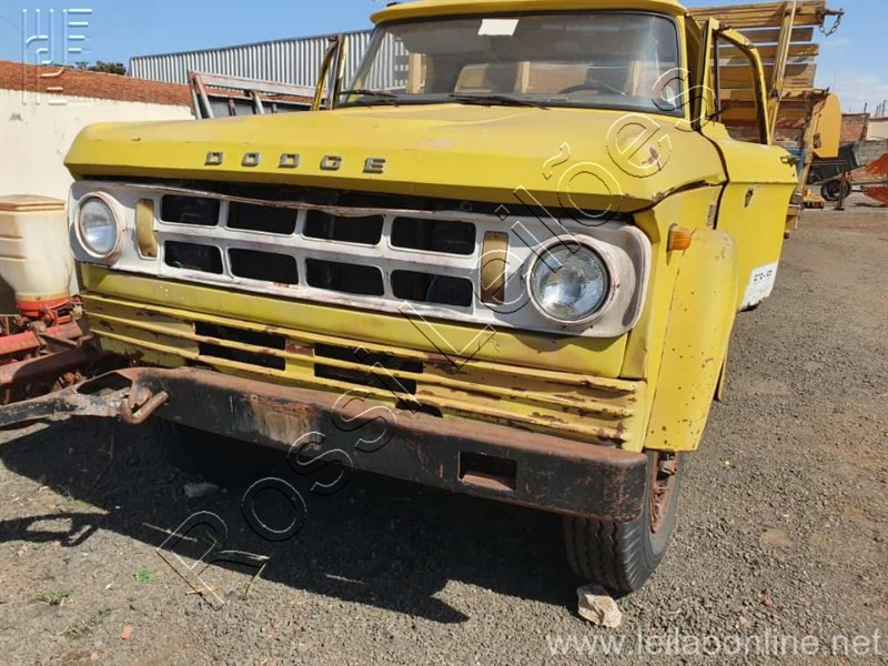Cabine de caminhão Dodge D750